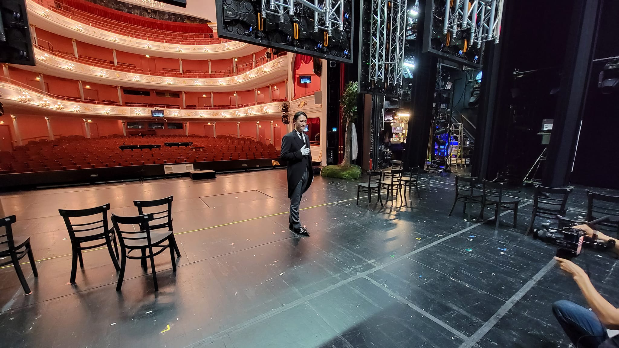 石井裕一 ニュルンベルク州立劇場の壮大なステージにて